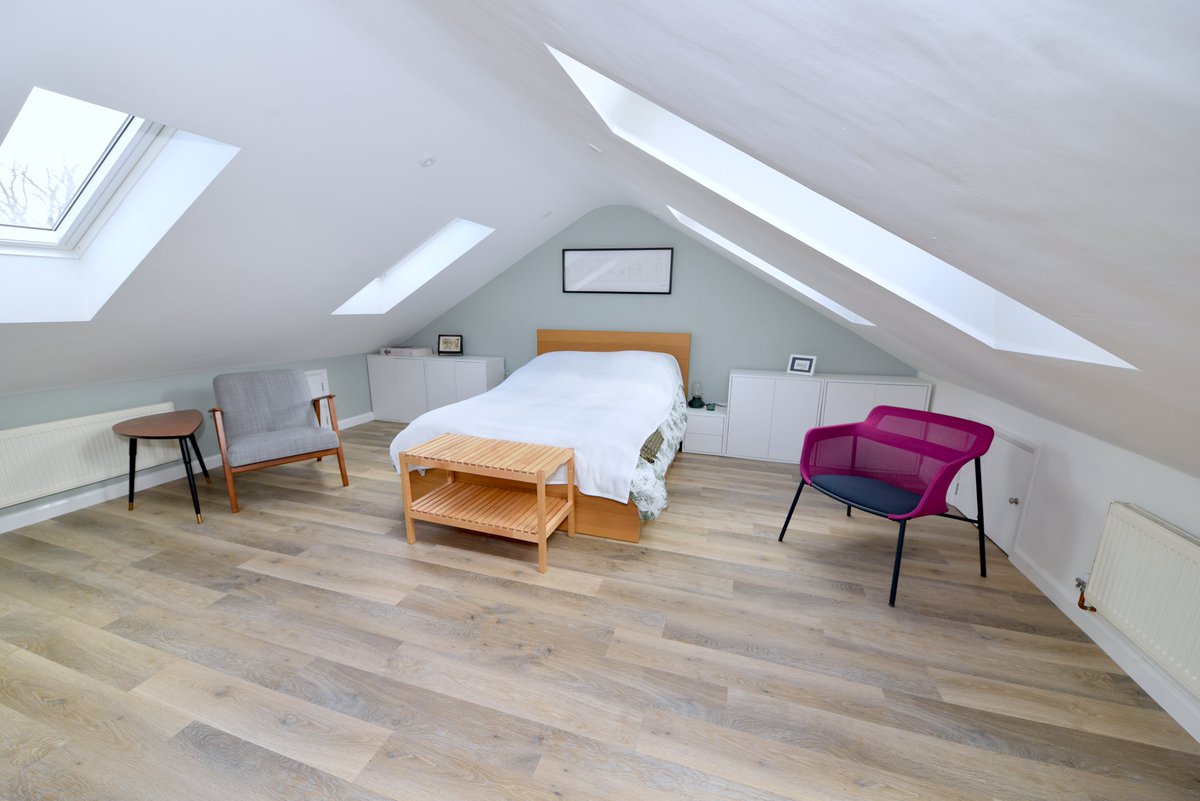 EnglandsEstates's tweet photo. If you're looking for a modern, secluded residence in the heart of Harborne, this house at The Whatecroft could be the property for you.

Call or text us now!
📞 Call 0121 427 1974
📱 WhatsApp 07309 894 103 https://t.co/Djg4RFVPvX