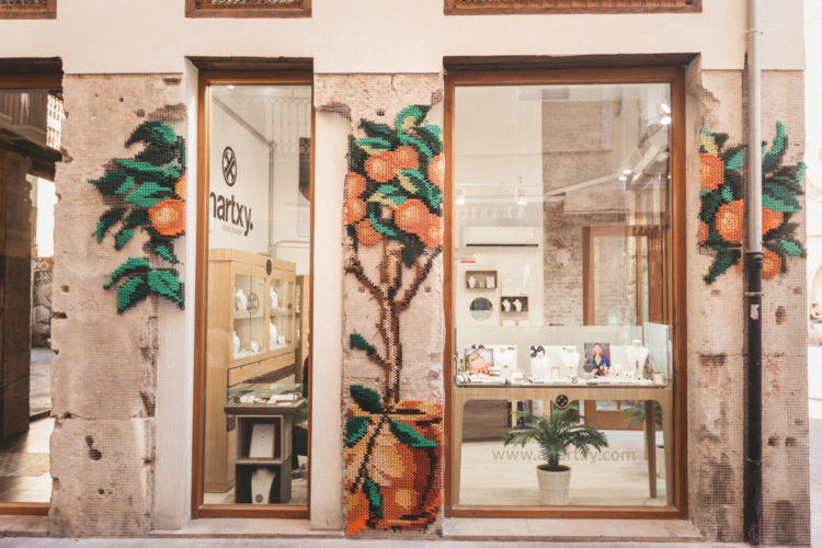 dekorama2's tweet image. Experience the fusion of art and design with Raquel Rodrigo and  Arquicostura Studio. Emotions are crafted, messages are conveyed, and  boundaries are surpassed. Check the creative revolution arquicostura.com.  #ArquicosturaStudio #ArtMeetsDesign #Innovation