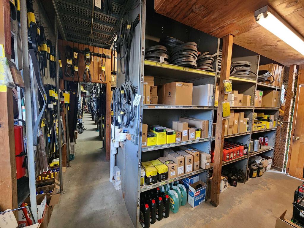 Greg Peterson on Twitter "66 JD Tractors selling tomorrow on Thomas