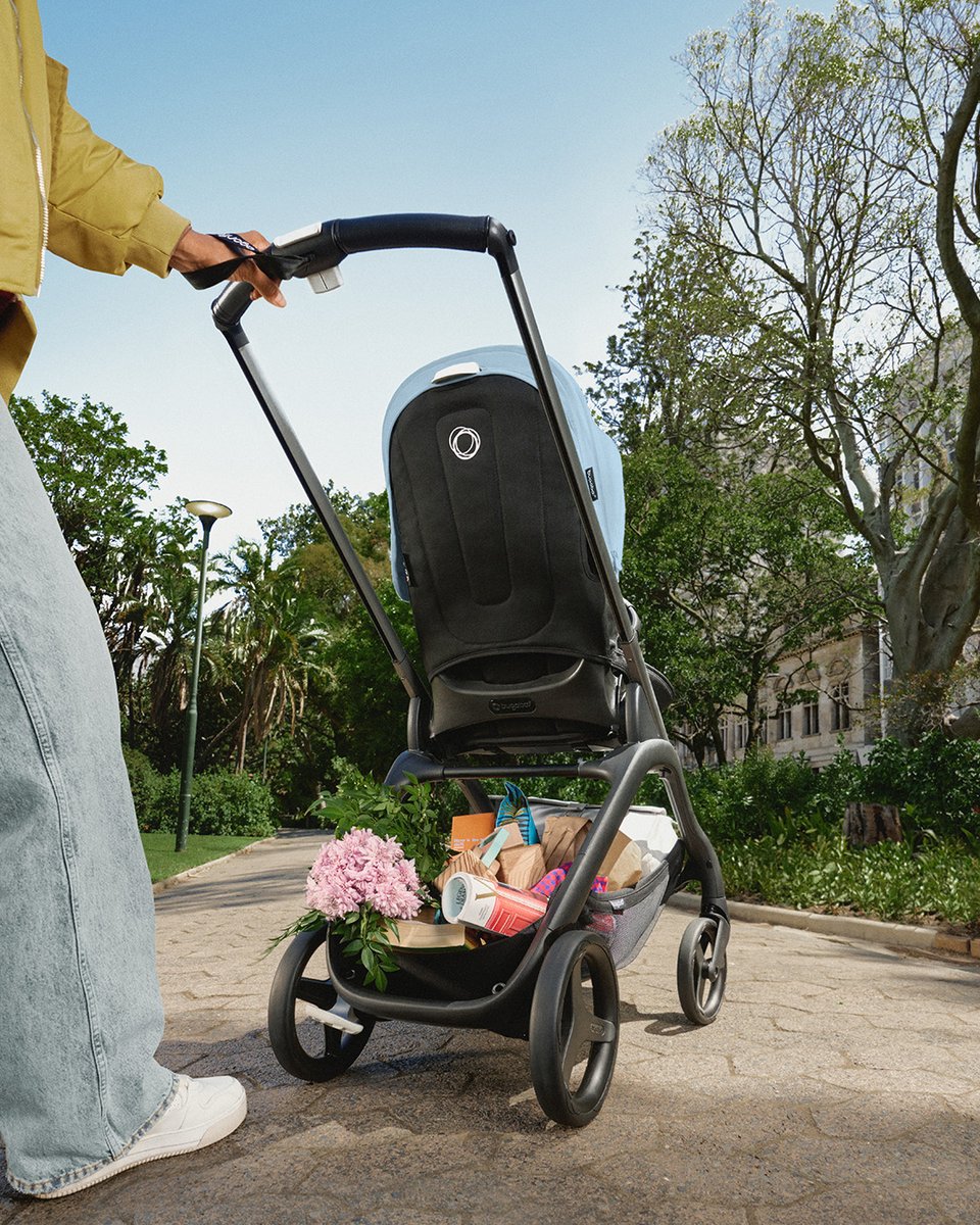 VEINmagazine's tweet photo. Bugaboo Dragonfly, lo último de #Bugaboo es un carrito revolucionario que ha llegado para replantear la practicidad urbana y convertirse en tu aliado perfecto. https://t.co/7ZbNmepvWg
#Bugaboo #BugabooStrollers #BugabooDragonfly #CompactFold #plegadocompacto #HappyFamily #Stroller #VEINKIDS