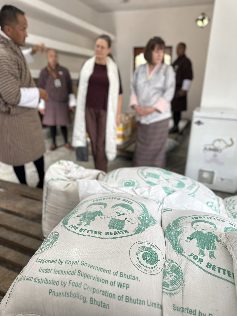 WFP_Bhutan's tweet photo. Thank you #PunakhaCS for the warm welcome! 
 
@WFP, with #KOICA's support, assists @SherigBhutan to improve nutritional outcomes of schoolchildren through farm-to-school linkages, construction of kitchens &amp; storage, &amp; designing menus for nutritious meals. 

@WebbAnthea https://t.co/jbX06XdSPw