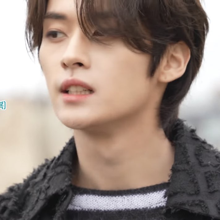 the hottest thing i’ve ever seen 

#LEEKNOW #리노