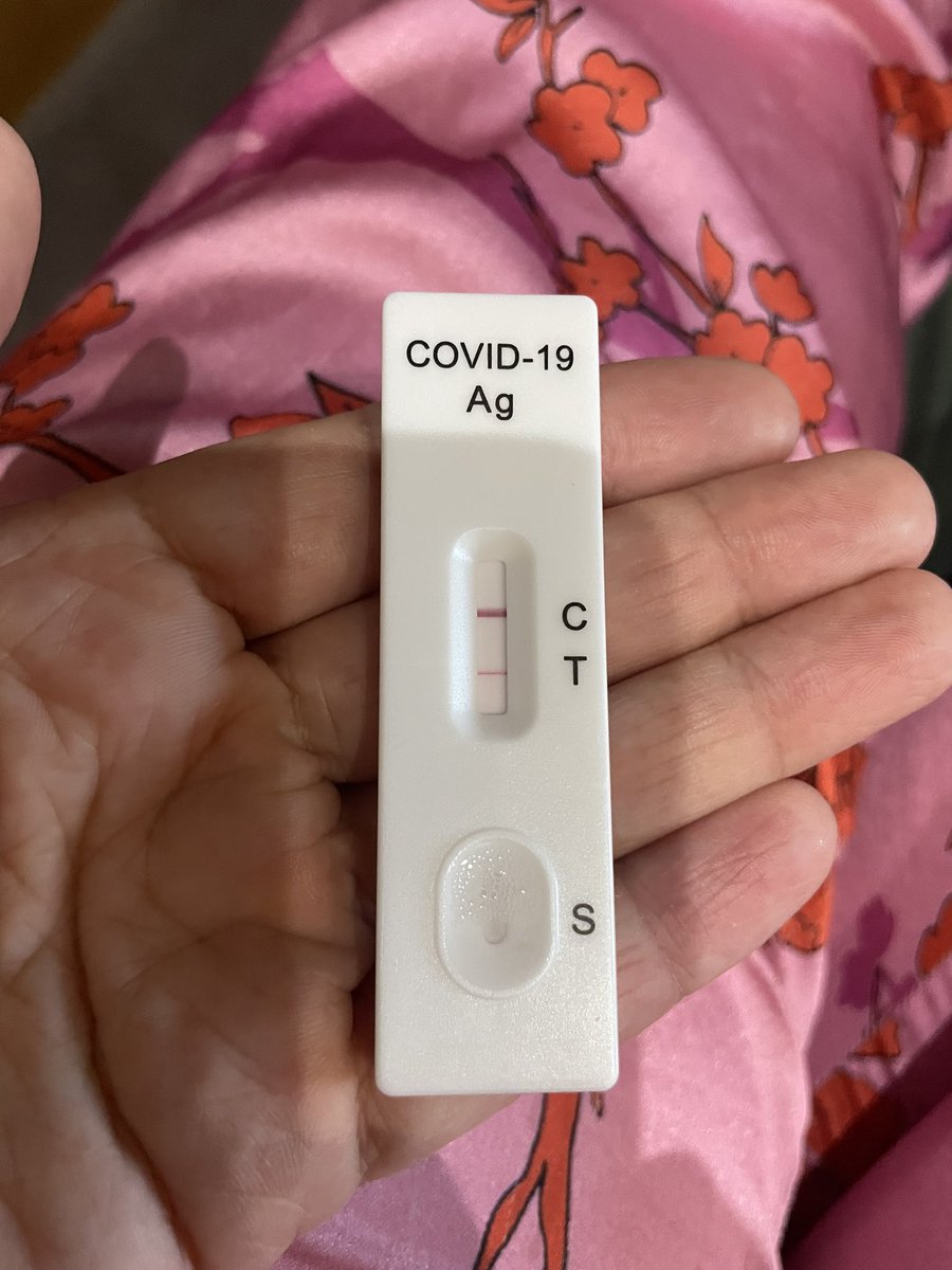 It finally got me but the symptoms aren’t anything we’re being told to look out for:
Sensitive skin
Aching bones
Runny ears
Croaky throat 
Sore teeth
Muscle twitches / buzzing
#covid2023