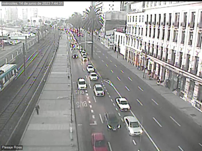 TTIValparaiso's tweet photo. AHORA [07:45] #Valparaíso: Congestión vehicular en Avenida Errázuriz desde Edwards hasta Plaza Sotomayor en dirección a Puerto. Considere un aumento en los tiempos de viaje https://t.co/XnTzmq4GtA