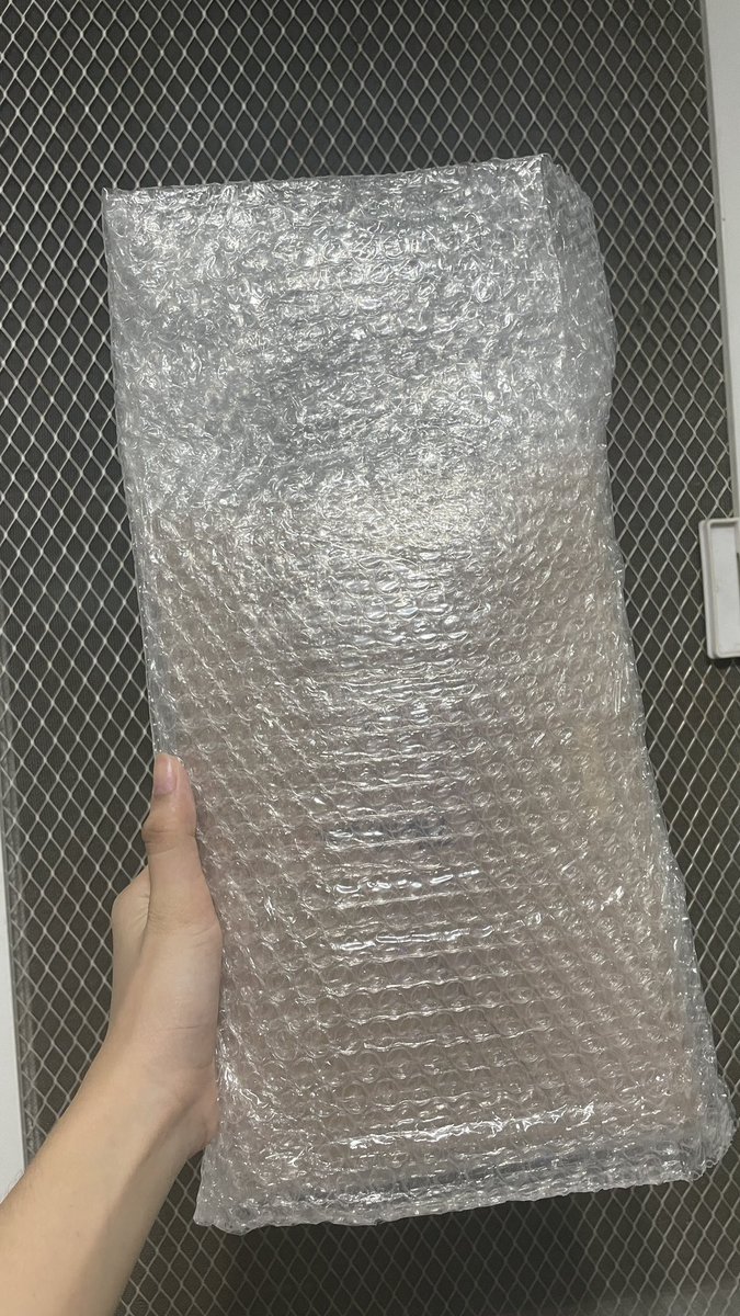 wolfchihoon's tweet photo. @jjkcart__ tysm for our weverse ver. albums and for the smooth transaction 🥹 #jjkcartfeedbacks https://t.co/uZpGRmWzEo