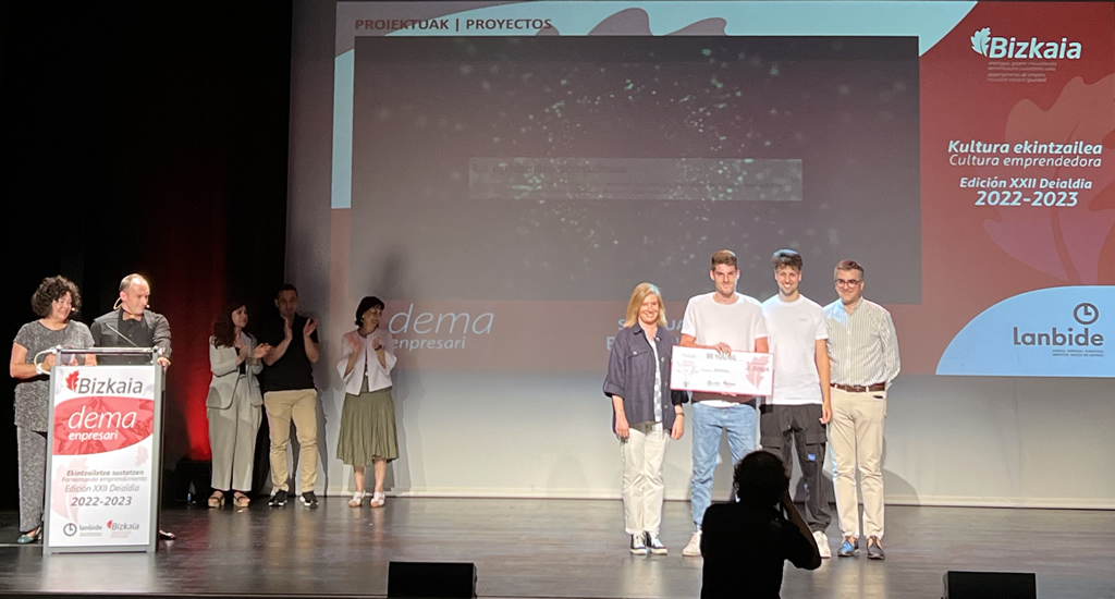 SopenaBilbao's tweet photo. Felicidades al proyecto «BeYoung», elaborado por Unai Muñoz, Karen Antón, Aimar  Zabala y Diego Martín, alumnado de Sopeña-Bilbao, por resultar premiado en el concurso de ideas emprendedoras Enpresari 2023.
https://t.co/lYEIFek4qc
#LaOportunidaddeSuperarte
#ContigoSopeñaEsMás https://t.co/O4vCzk6SuW