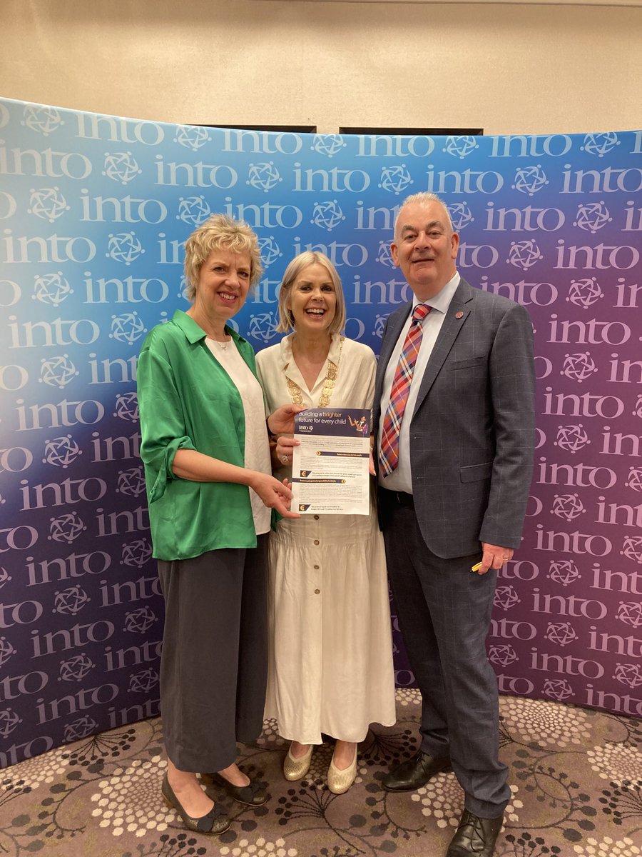 ivanabacik's tweet photo. At #INTOlobbyday this morning, I was delighted to meet Dorothy McGinley, President of @INTOnews & General Secretary John Boyle to express @labour support for 4 key #Budget24 asks https://t.co/zKa0AWxTBv