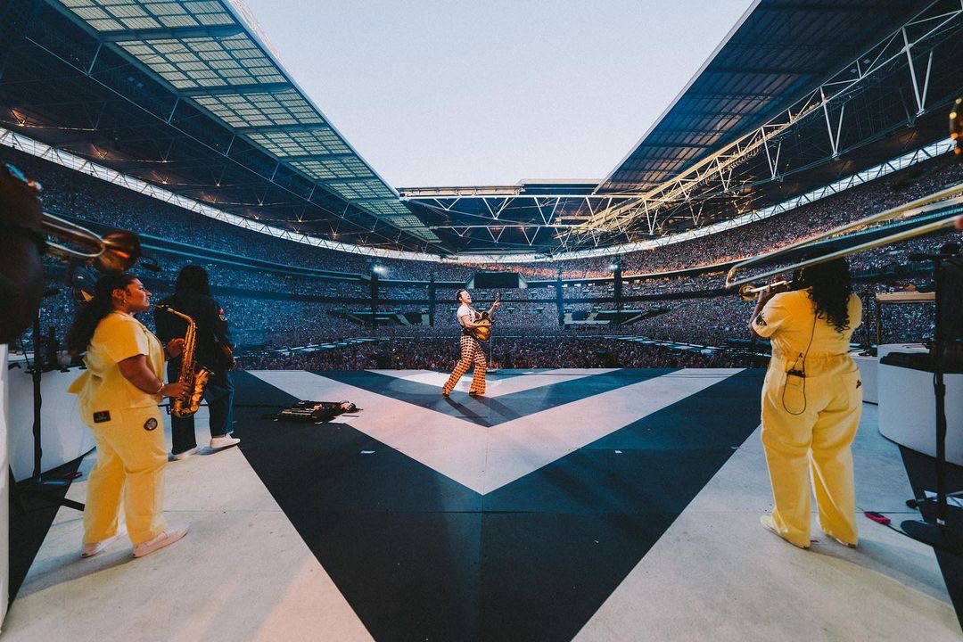 TheHarryNews's tweet photo. Harrystyles: Love On Tour. London I. June, 2023. https://t.co/86EOY30q7G