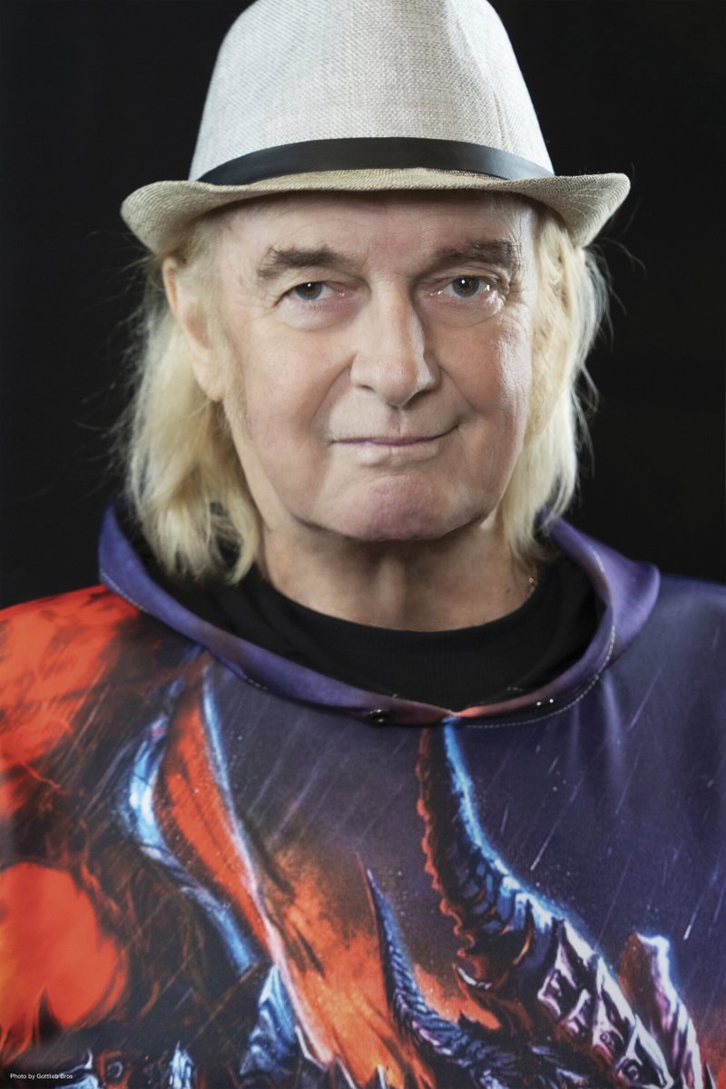 Remembering YES' drummer Alan White on his birthday. Please share your favourite songs, memories and photos of Alan. Listen to the Top 50 Alan White tracks as chosen by you, the YESfans! open.spotify.com/playlist/6uvVr… 📸: Gottleib Bros