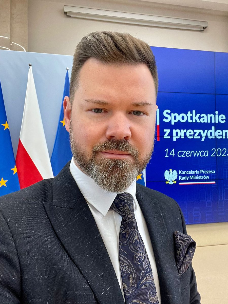 ksipiera's tweet photo. Dziś uczestniczyłem w spotkaniu w @PremierRP z Premierem @MorawieckiM na temat dodatkowych środków dla samorządów. https://t.co/85T0B6Qv2j