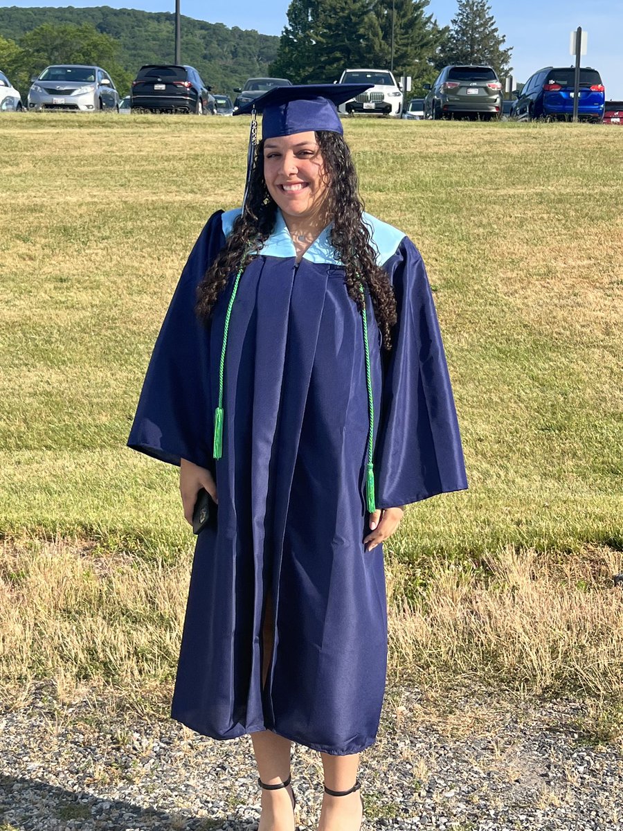 MrsMackeysClass's tweet image. Celebrating our amazing student teacher Miss Natalya and the other Clarksburg High School grads that returned to walk the CES halls one final time!