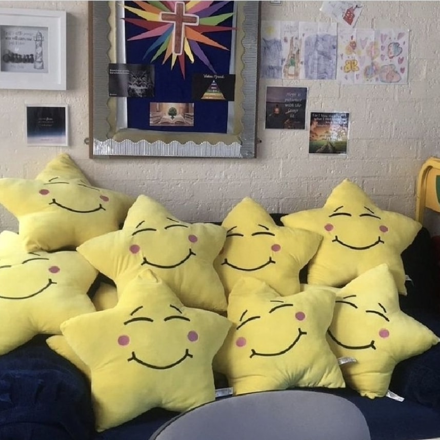 I'll take 10, please!
This early years teacher wants to make sure every child in her class goes home with a Mood Stars Cushion to cuddle.
wendywoo.uk/product/my-hap…
#EarlyYears #emotionalintelligence #playtherapy