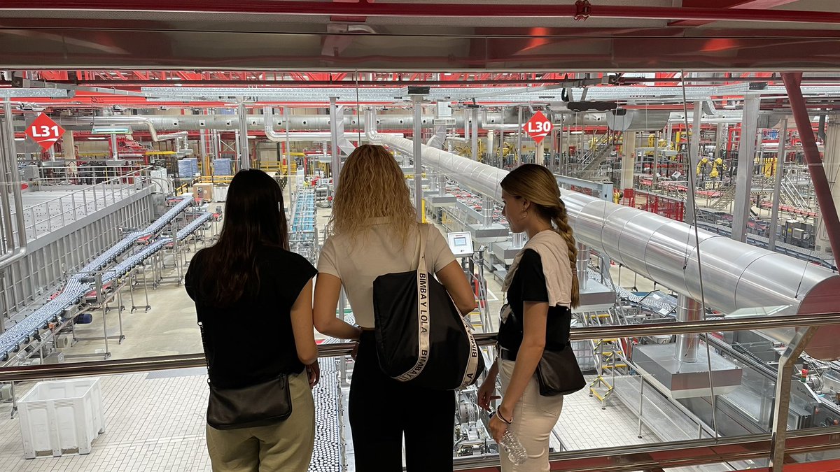 TFtalentfactory's tweet photo. Gracias por visita a la embotelladora de @CocaColaEP para #innobus2023 de @innobaix @SocioEconAMB https://t.co/FZ28xc8m4a