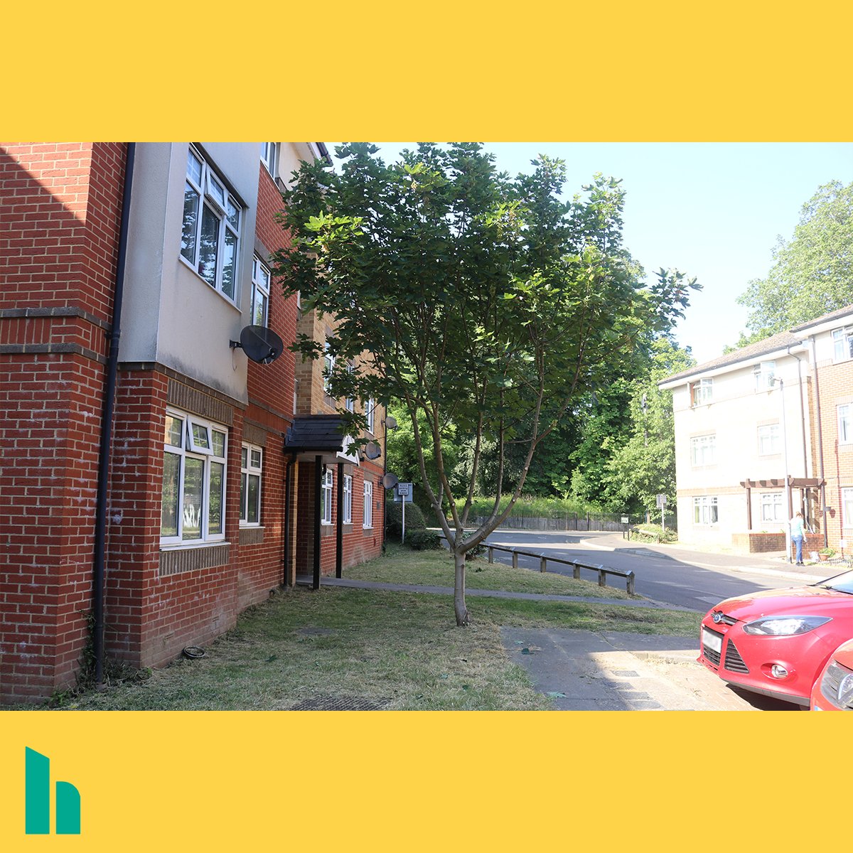 HS_Homes's tweet photo. Last week's Summer Shine Squad extra shine at Brockton Court was a great success, with local councillors getting involved too.
Later today we're going to be going to Lockwood Court. We look forward to seeing you there!
#maidenhead #RBWM #community #ourHS https://t.co/IKgRQTEpZm