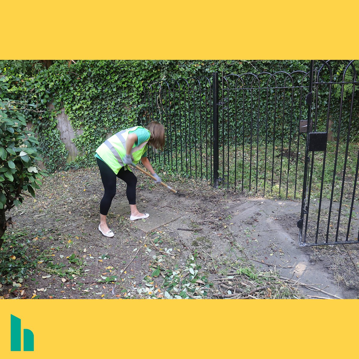 HS_Homes's tweet photo. Last week's Summer Shine Squad extra shine at Brockton Court was a great success, with local councillors getting involved too.
Later today we're going to be going to Lockwood Court. We look forward to seeing you there!
#maidenhead #RBWM #community #ourHS https://t.co/IKgRQTEpZm