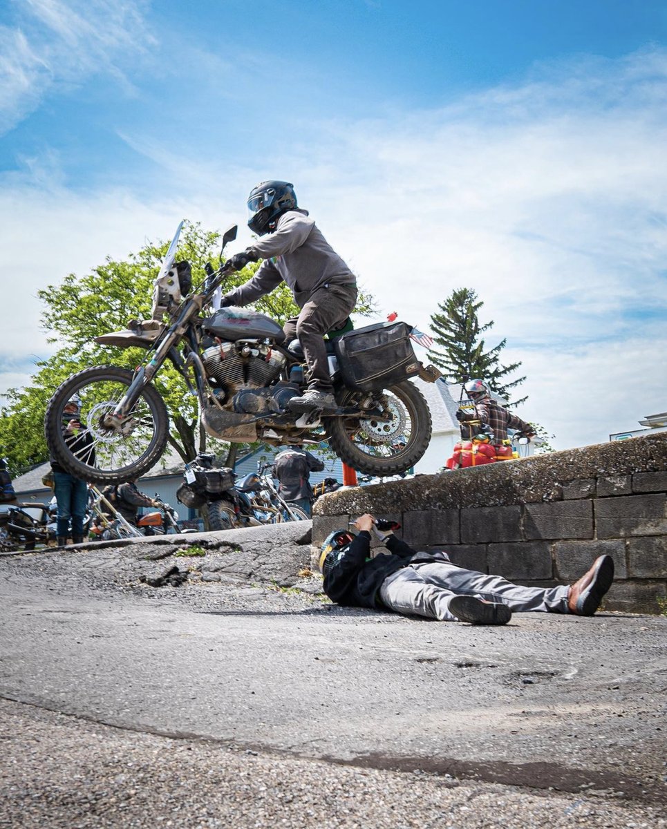 LowbrowCustoms's tweet photo. "Hey, Hold my beer!" @badfishkustom doing it big over @bungo_industries for funsies. Photo by: @chicken_fried_choppers #sportstershit #sportster #trackerdie #tracker #chickenfriedchoppers #sporty #harleydavidson https://t.co/AptBzgLVYO