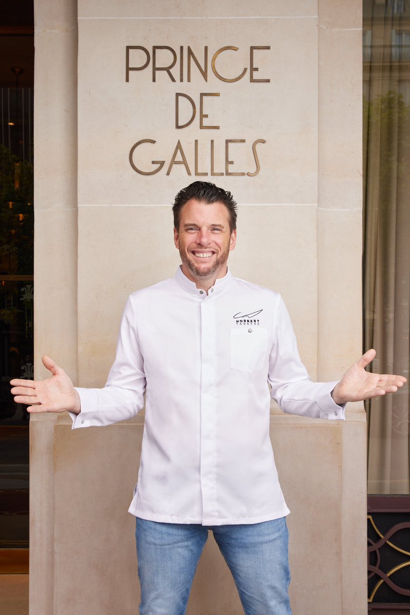 passant_anthony's tweet photo. Portraits du chef @NorbertTarayre réalisé par mes soins pour l’annonce qui va encore chambouler la gastronomie: il prend la tête du 19-20, le restaurant au cœur du Prince de Galles ! Il poursuit donc la quête chère à son cœur : rendre la gastronomie accessible au + grand nombre ! https://t.co/Twx0mwHmCg