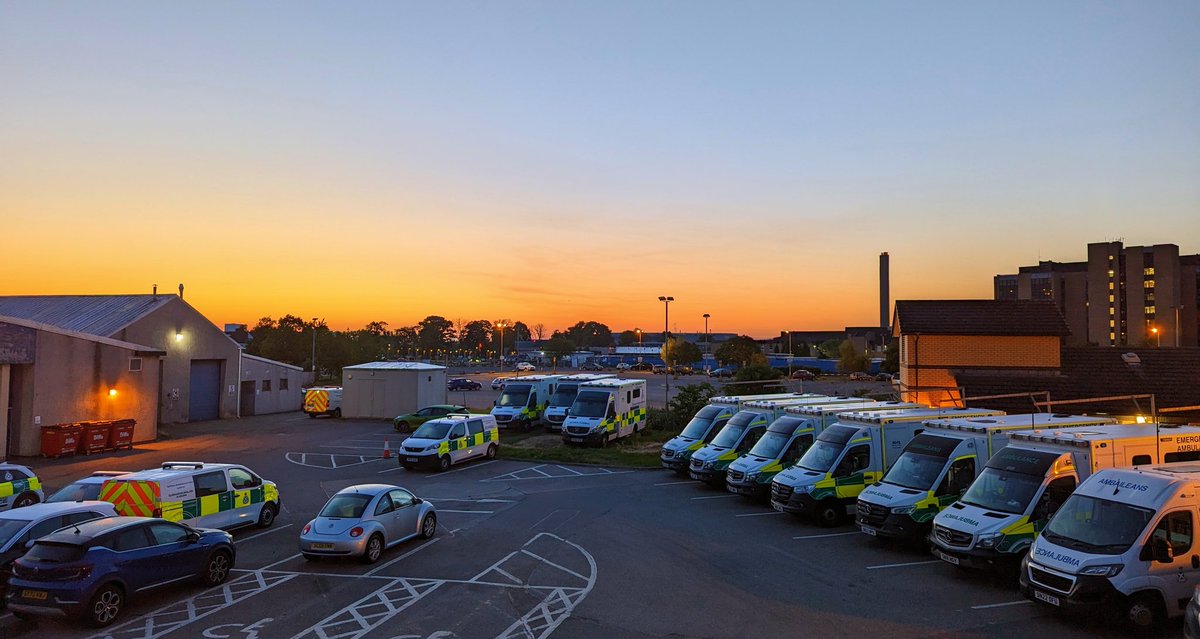 Scotambservice's tweet photo. Great picture taken recently by Alastair Dargie, ACC Supervisor, from our North control room! https://t.co/aVLhvZjLxx