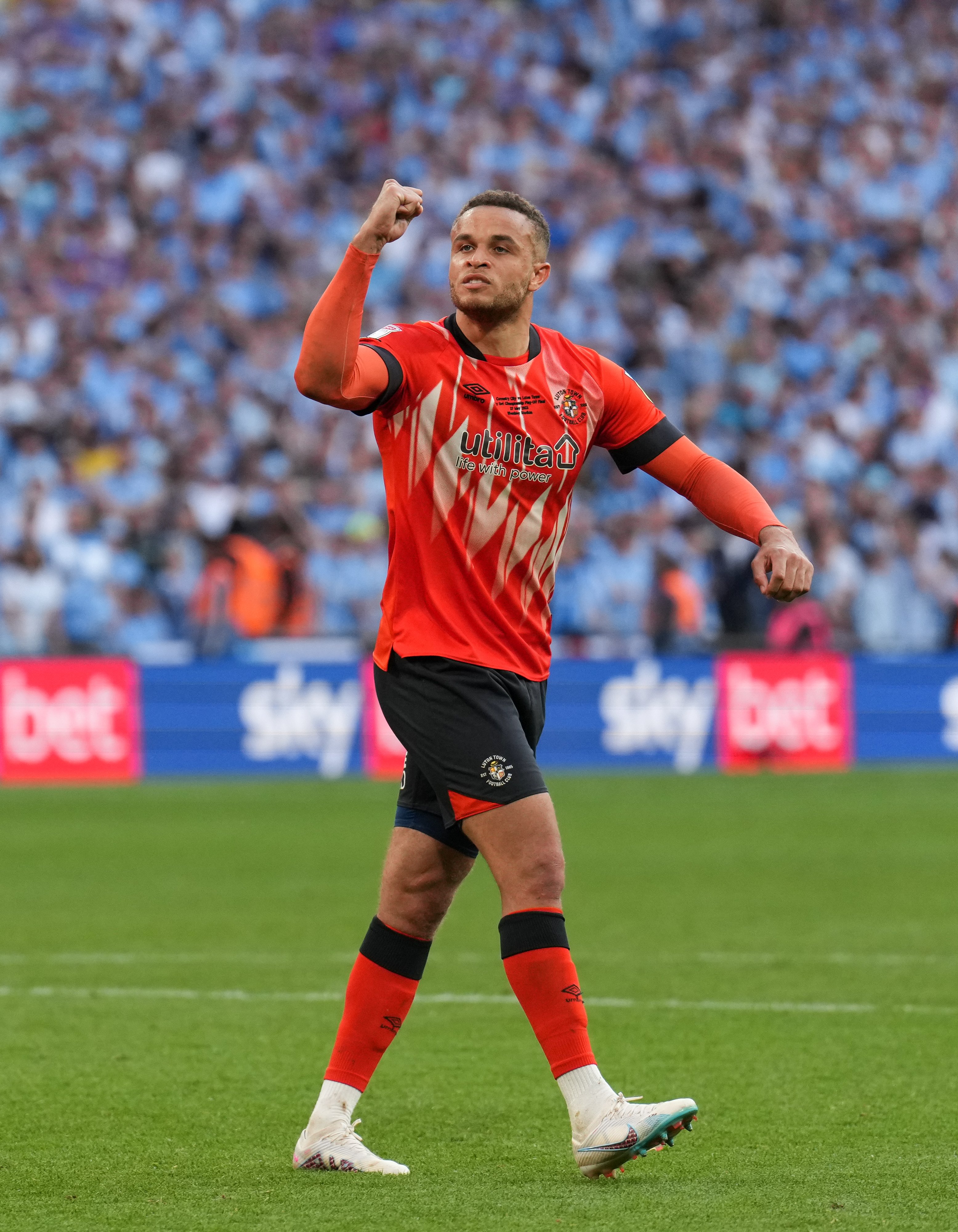 Luton town on sale fc twitter