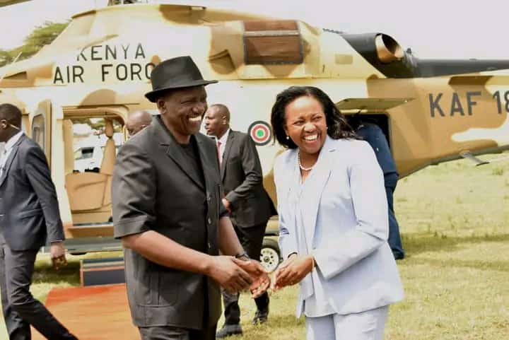 mukabialumera's tweet image. Photo of the day from The President of Kenya H.E @WilliamRutoPh and Yours TRULY Nakuru County Governor H.E @susankihika 

#Focusedonservicedelivery #KaziBilaKelele 
#MamaWaKazi  
National Assembly