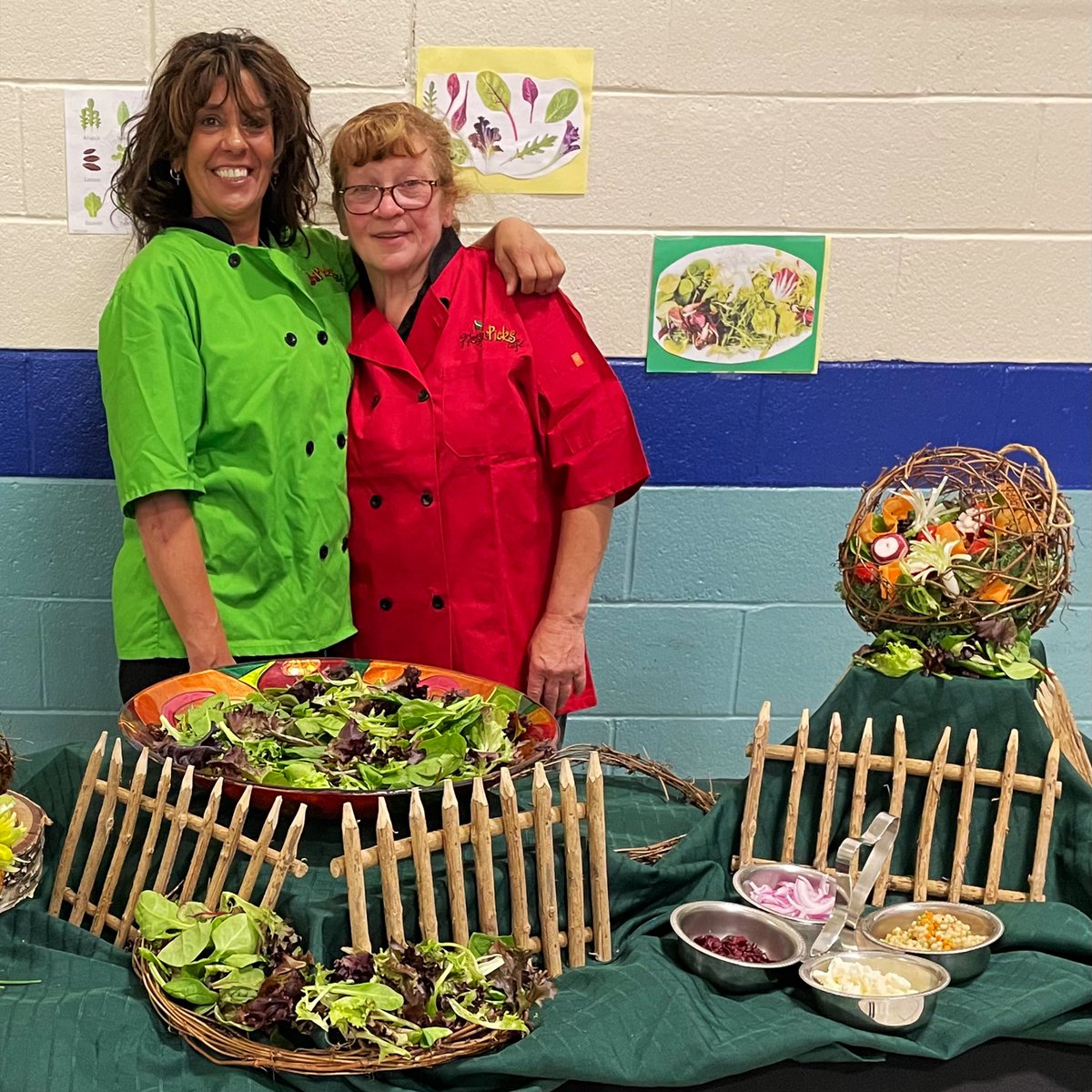 FreshPicksCafe's tweet photo. Our food service workers in Weare, NH took our Try a Bite program to a whole new level, decorating the school cafeteria with a harvest of delicious fruits and vegetables for the students to try. Nice work! https://t.co/sBKICuAQ85