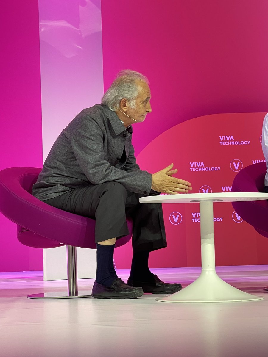 AnnieLichtner's tweet image. Le problème c’est quand l’ #IA est capable d’inventer d’autres IA qui elles mêmes peuvent inventer encore d’autres IA …@jattali @VivaTech