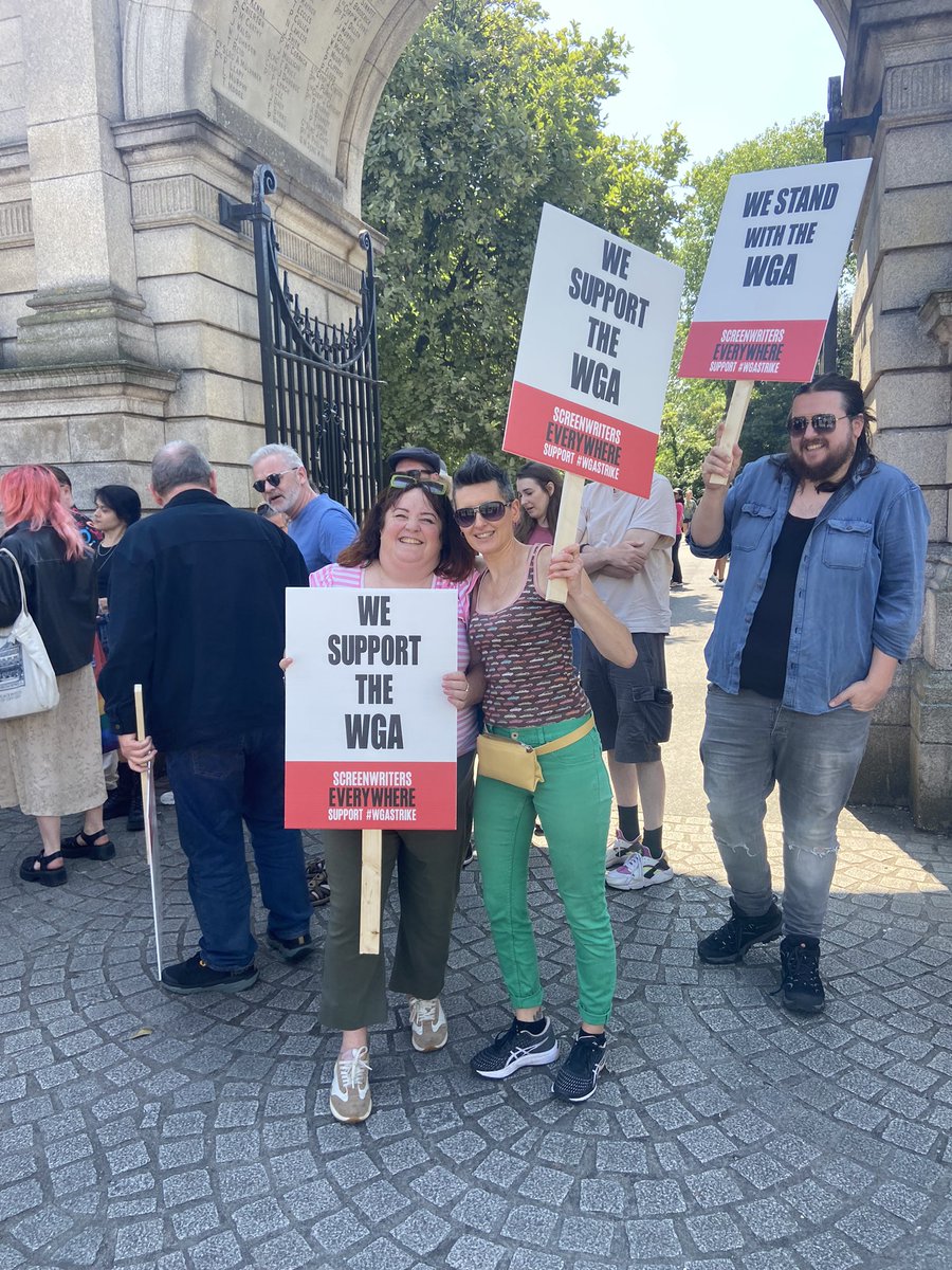 It’s a beautiful day here in Dublin and we’re out in solidarity with our colleagues in @WGAWest @WGAEast #WGAstrike #WGAstrong #ScreenwritersEverywhere @ScreenwritersEU