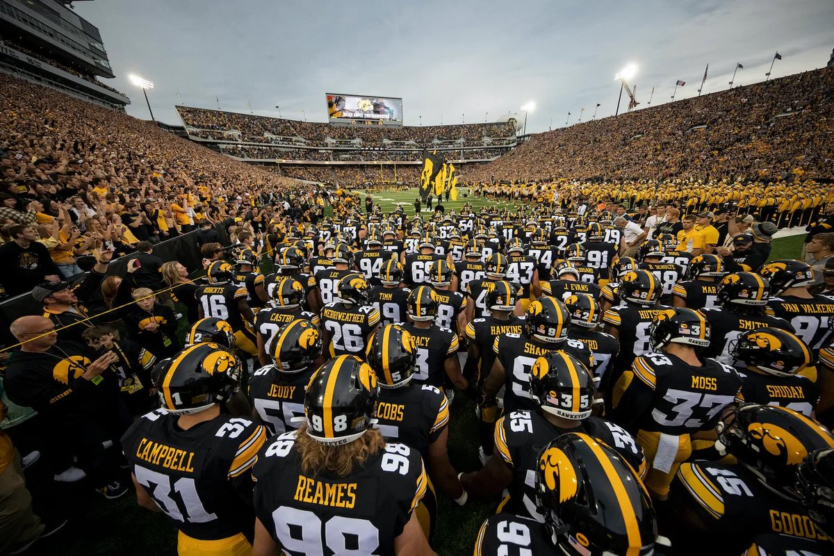 Another BIG program for this Wednesday, as we highlight the University of Iowa Hawkeyes. 

Est. 1889
Iowa City Iowa
685–570–39 All-Time
3 National Championships
13 Conference Titles
20-17-1 Bowl Record