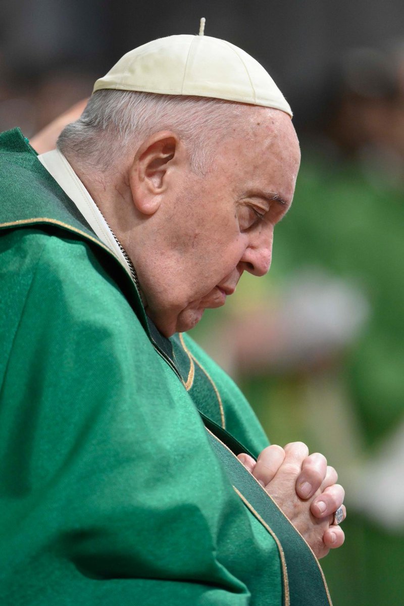 VaticanNews's tweet photo. Pope Francis' Gospel Reflections

Love of neighbour is  fundamental for Jesus: he says our relationship with God cannot be honest if we are not at peace with our neighbour. Therefore we must reconcile with others before turning to the Lord in prayer. 

https://t.co/aGKhsllf1N https://t.co/Wy39e10r1n