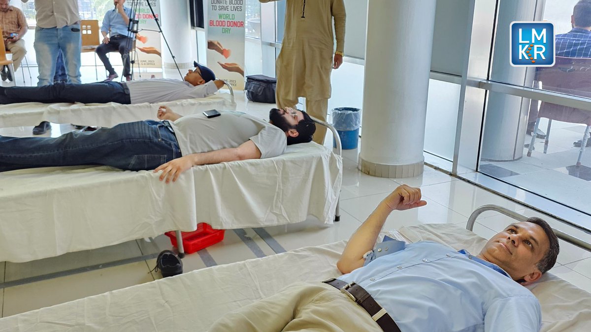 LMKRNews's tweet photo. LMKR proudly participated in a #BloodDonationDrive at work! 💪🏼We believe in making a positive impact in our community, one drop at a time. Thank you to all our members who generously donated and helped save lives!

#BloodDonationDrive #GivingBack #CommunityImpact https://t.co/3o1fvd5K17