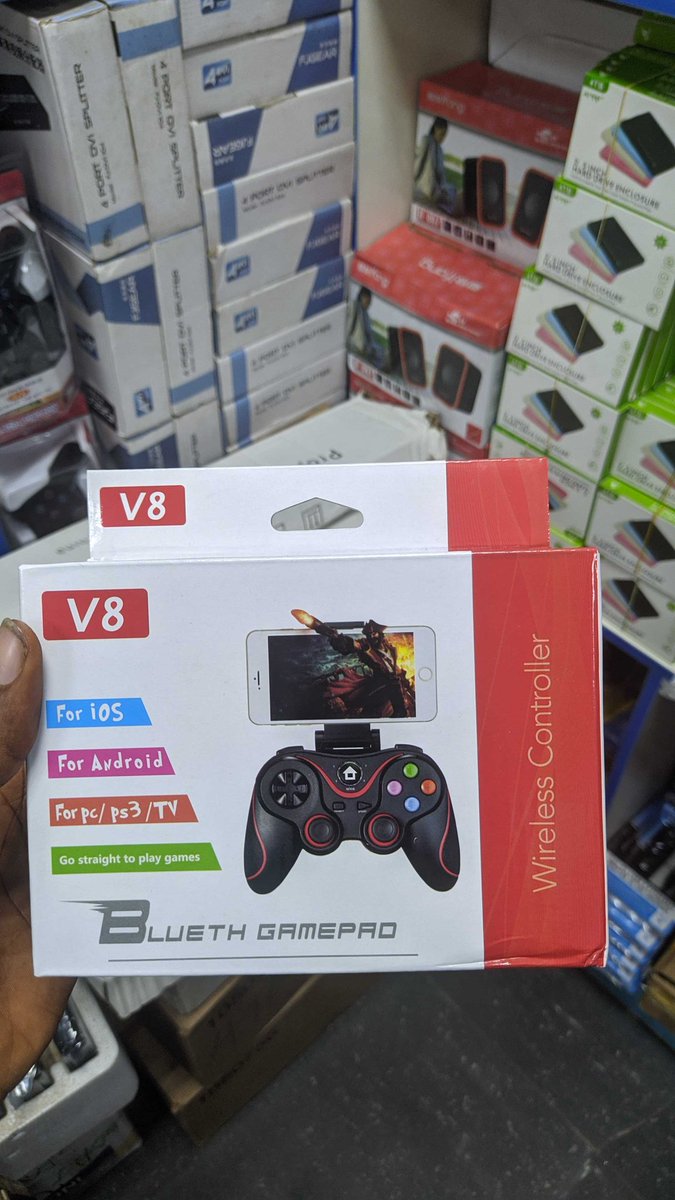 Flashemerie's tweet photo. Bluetooth game pad. Best gaming accessories in town. Happiebois odomodublvck https://t.co/3mZVNBeNp0