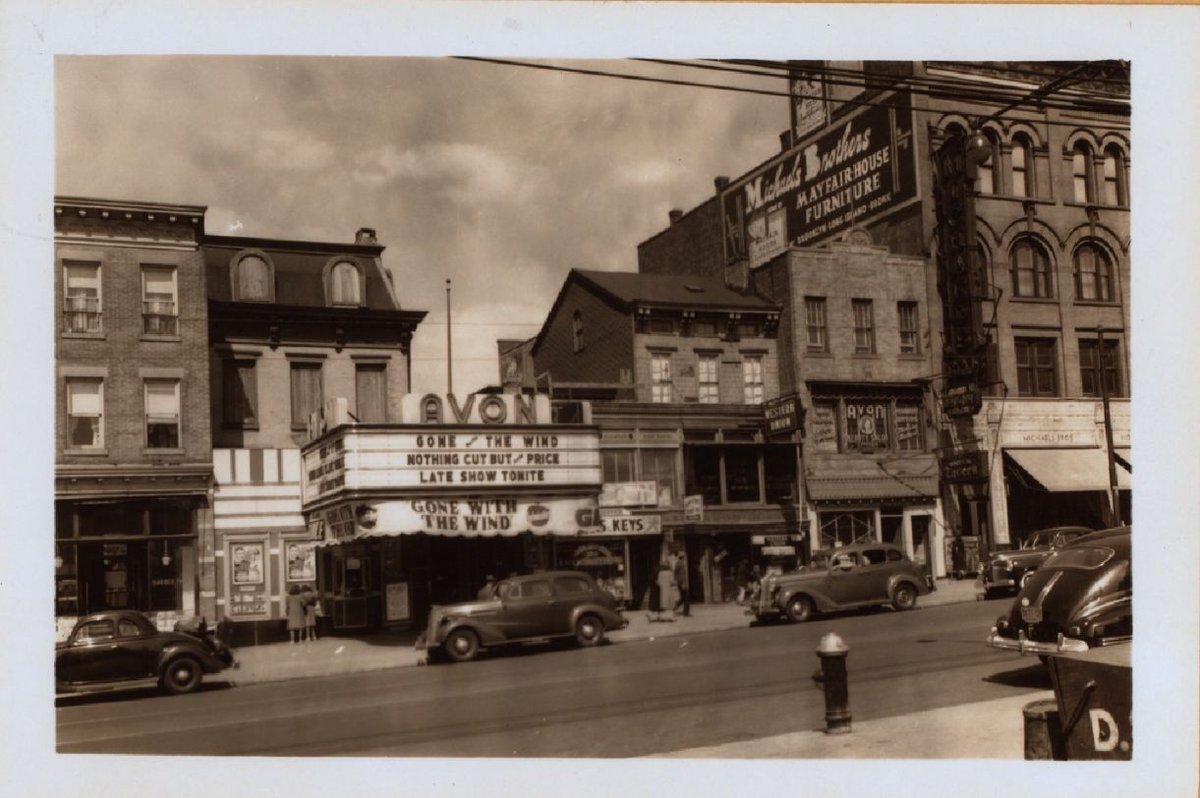 BrownstoneDetec's tweet image. GONE WITH THE WIND ON THE PARK SLOPE (1941) Next time you eat Big Mac at Mickey D's on 9th St in #Brooklyn, remember that it used to sell #Snocaps, popcorn, &amp;amp; sodas. :) @McDonalds
