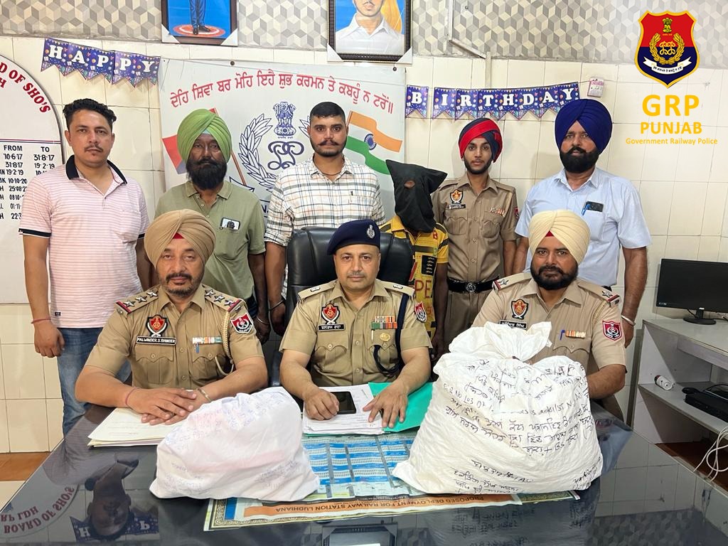 CIA GRP Ludhiana, led by Insp. Palwinder Singh apprehends Pankaj Saha in a significant operation. He was found in possession of 5 Kg of Ganja. FIR is registered under NDPS Act. 
.
.
.
#DrugBust #CIA #Ludhiana #NDPSAct #OperationGanjaCrackdown #Railwaypolice #GRP