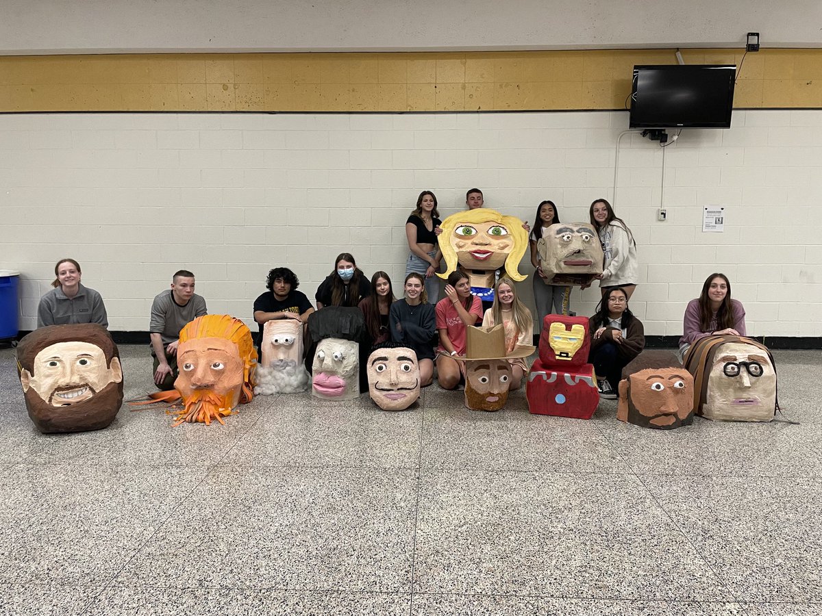 The Big Head Project and parade! #TheBigHeadProject ⁦<a href="/WMTHSPrincipal/">WMTHS Principal</a>⁩