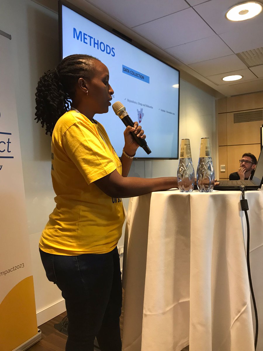 La première présentation du #symposiumEPIC porte sur les résultats au #Burundi 🇧🇮. Annabelle présente une analyse sur les barrières et facilitateurs de l'adhérence au traitement💊 pendant la crise Covid-19 chez 317 personnes vivant au VIH.