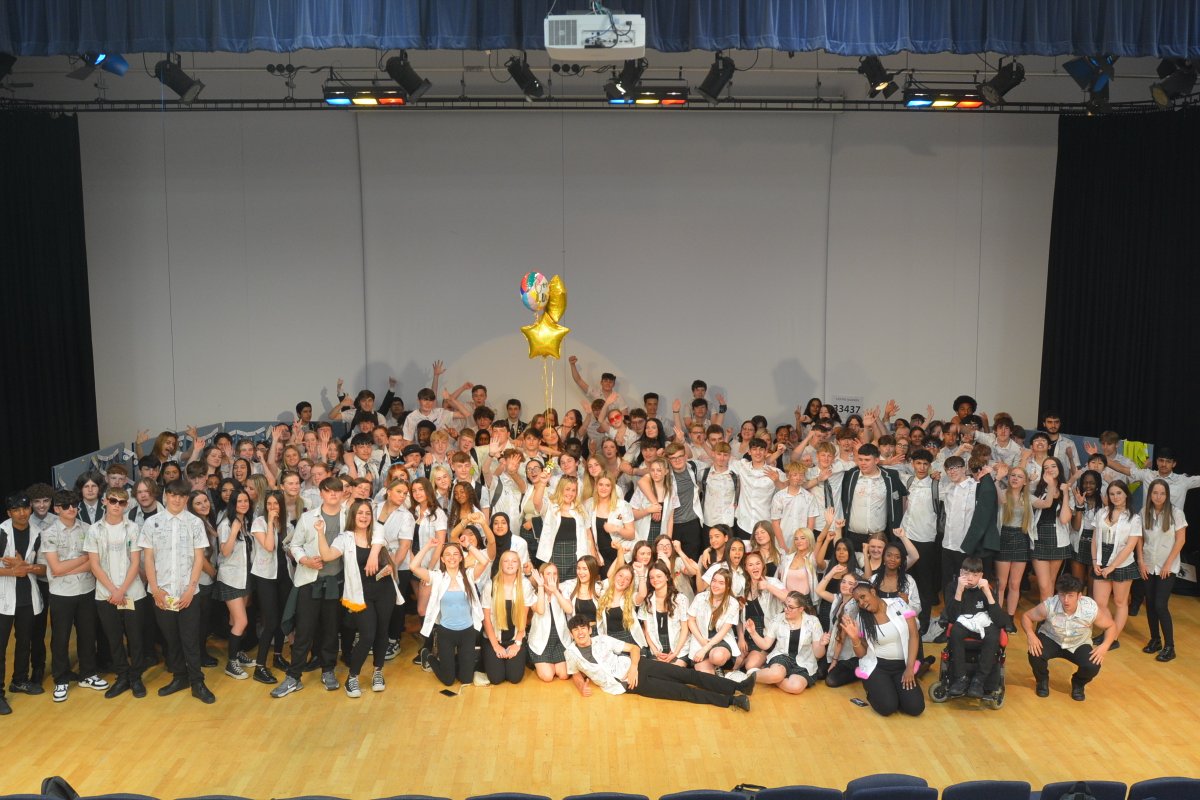 sptacademy's tweet photo. Farewell to our #ClassOf2023 👋👋😭
An absolutely amazing year group who we are so proud to have spent the past five years with. We can't wait to hear about everything you go on to achieve - the future is yours.
#BestofSA #SAClassOf23 https://t.co/ceKd4VDk8u