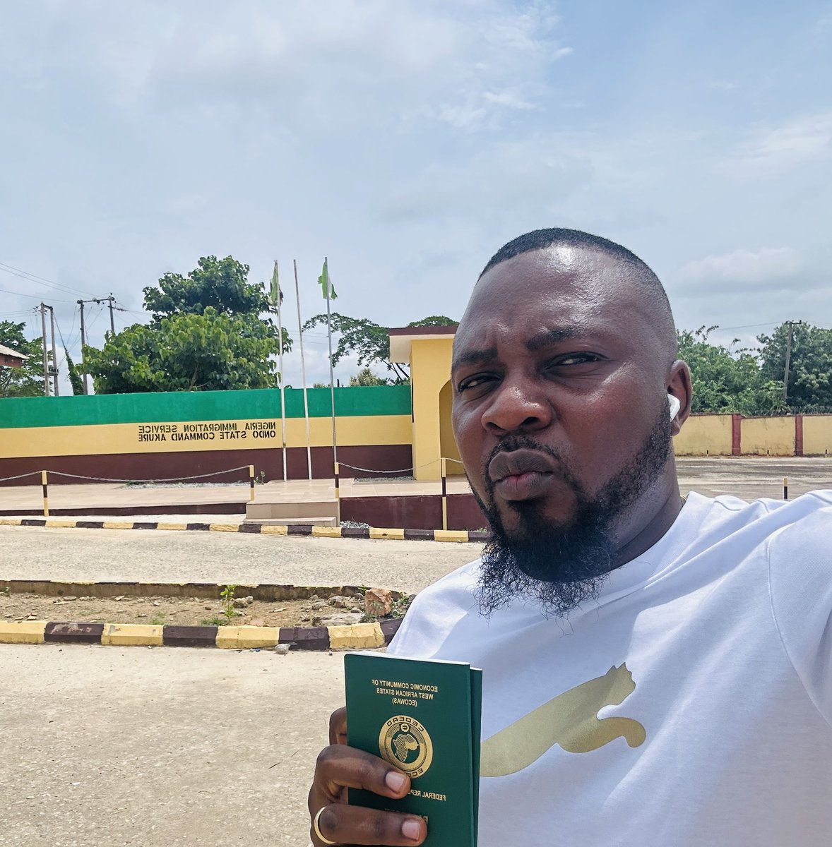 I went to the @nigimmigration office in Akure, Ondo State on the 24th of May 2023 to renew my passport and did biometric capturing the same day, today I got my passport effortlessly, it's so good to see the drastic improvement in the process. Kudos to the Ondo State command of…