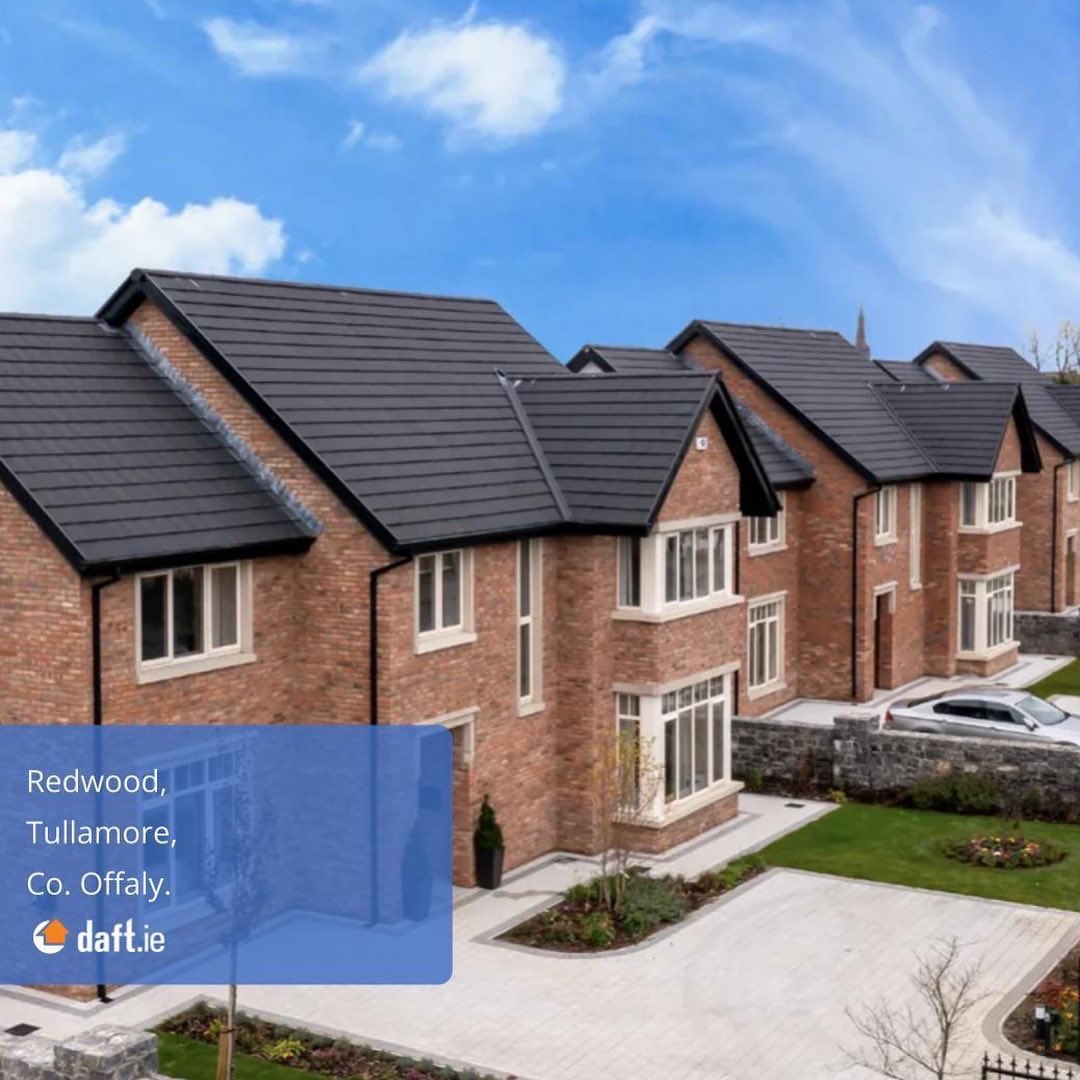 daftmedia's tweet photo. Redwood, Tullamore Co.Offaly is brought to https://t.co/F1oZ1MzHZs and the market by @Dngkellyduncan
Redwood launches Phase 3 which comprises of 38  2, 3 and 4-bedroom A rated family homes 😍
Check them out here 👉🏼 https://t.co/I5TVpIiho6 https://t.co/xXNQtP7wnq