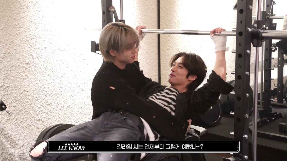 smolsungies's tweet photo. like honestly very genuinely curiously wondering How did they get into this position in the first place like . what motivated them to. be in this situation https://t.co/UzBZpc4cCA