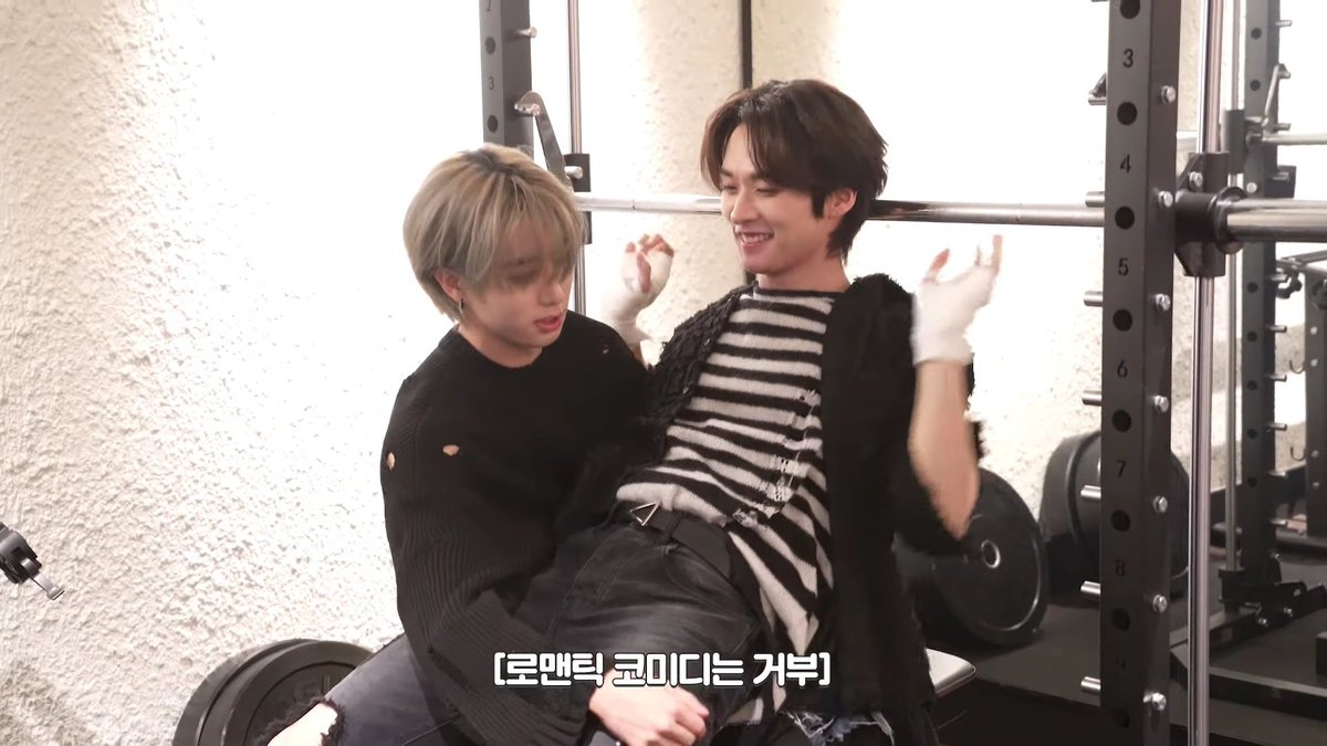 smolsungies's tweet photo. like honestly very genuinely curiously wondering How did they get into this position in the first place like . what motivated them to. be in this situation https://t.co/UzBZpc4cCA