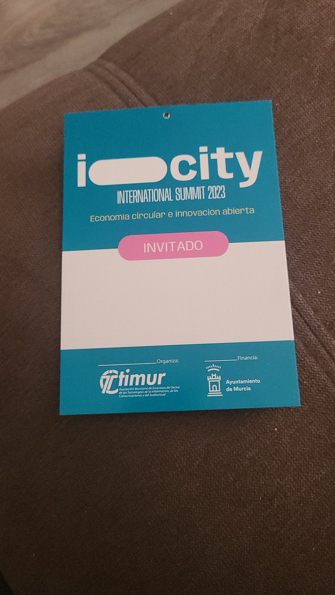 Calentando motores en ICITY. Empiezan a llegar nuestros ponentes! ¿Quieres dos credenciales para poder asistir al Acto de Inauguración mañana jueves? Esta noche las sortearemos entre todas las personas que han adquirido ya su entrada. ¡¡Atento a nuestras redes sociales!!