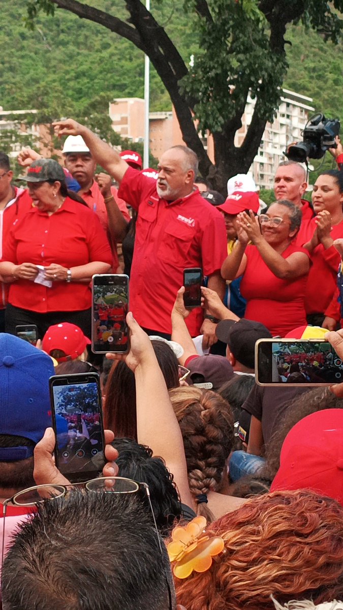 CMcontraloria_'s tweet photo. Con el compromiso hacia nuestro Pueblo, nos fuimos con él, sí, juntos caminamos por Antimano
Presidenta @ReinaLira6_ y el Capitán @dcabellor 
@aleman72psuv
@gestionperfecta
@jimmygudino 
@RetaPsuv47 
@CMBLeducultura 
@NicolasMaduro
#MasterChef 
#MetroCDMX 
#earthquake 
@pinfantea https://t.co/2R3ZteJaAZ
