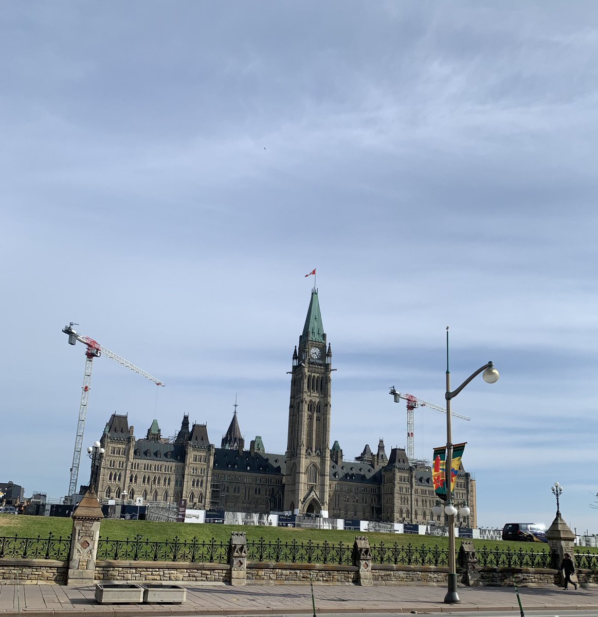 jeneroux's tweet photo. Of the 4000 suicides that occur each year in 🇨🇦, 75% are men

Today we continue to raise awareness with our 6th annual Father’s Day on Parliament Hill #cdnpoli #yeg https://t.co/6x6o29tmdw