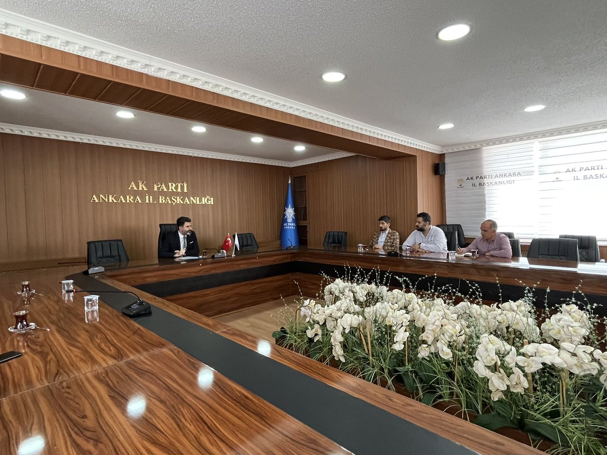 AKPartiAnk_Spb's tweet photo. Sağlık Komisyonu Başkanımız @emrah_kuymen başkanlığında Sağlık Komisyonu Toplantımızı gerçekleştirdik.
@jsarieroglu @hakanhanozcan 
@hakanarol @Korkutataserkan https://t.co/1ZfrfcjzhS