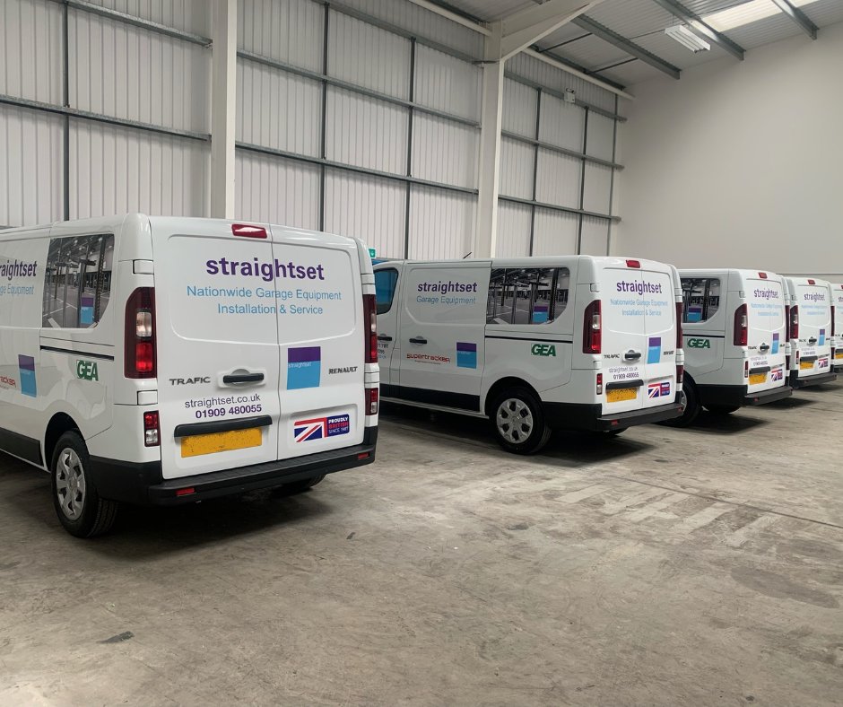 New Straightset vans all ready for the road 👌

#garageequipment #engineervans #workshopmaintenance