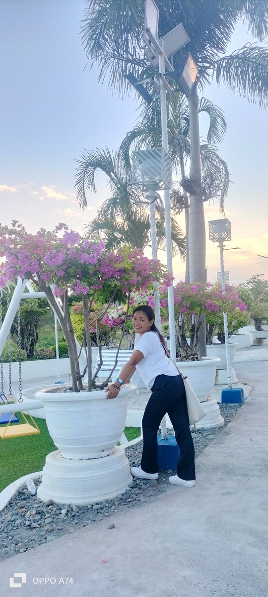 yeolieCleng's tweet photo. Always choosing to be HAPPY! https://t.co/N1ytmf1XfC