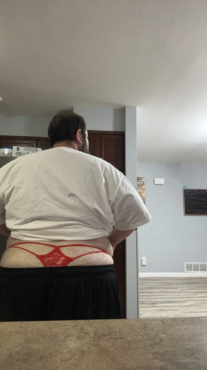 Leviaj2020's tweet photo. Fell in love with thongs. Kinda forget there on. https://t.co/aLVhdAlg7L