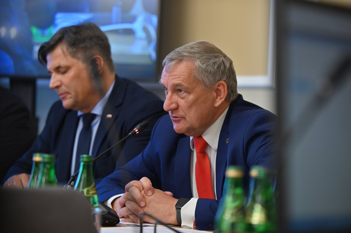 Sejm RP🇵🇱 on Twitter: "📸Sejmowa Komisja Administracji i Spraw