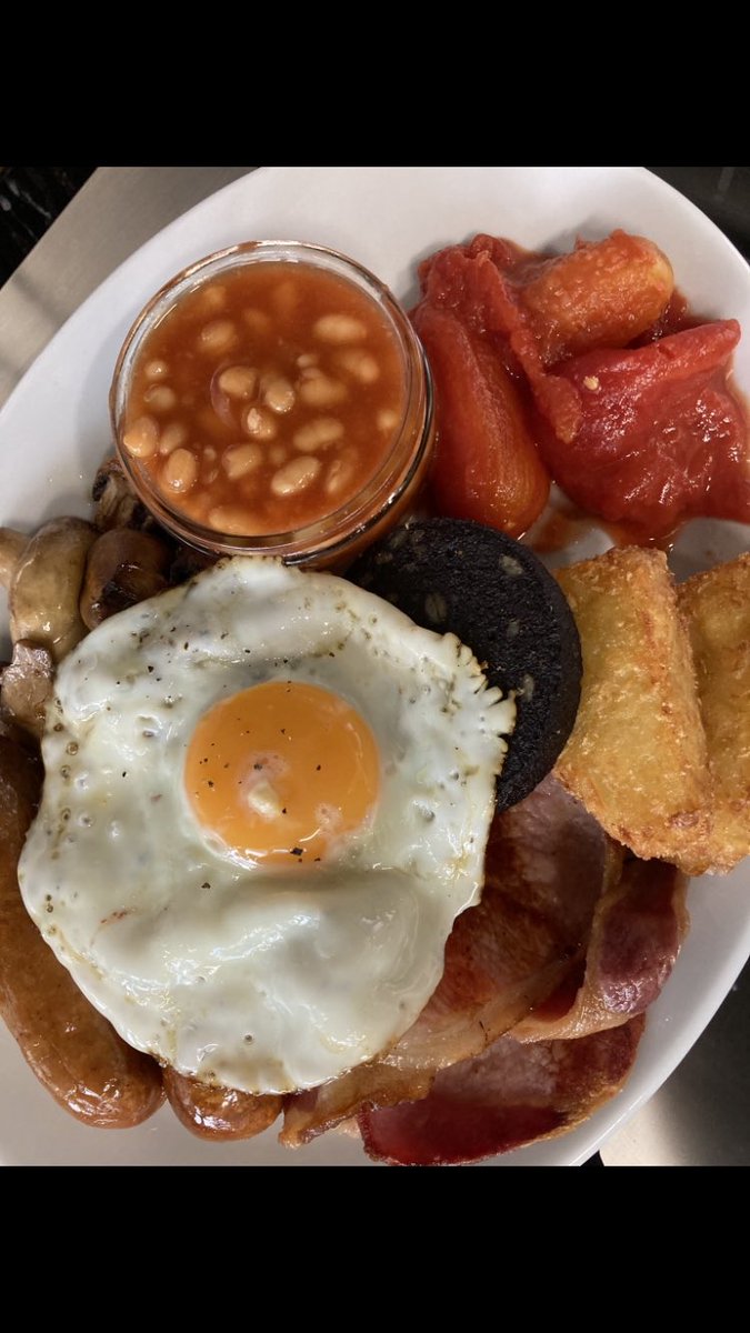 Just a few snaps of some of our fresh, tasty food! Available 7 days a week, 9 til 3! 
What would you pick?! 
Double burger with cheese and pork, fisherman’s platter, eggs Benedict or full English ? 🙌❤️
#northdevon #devoneats