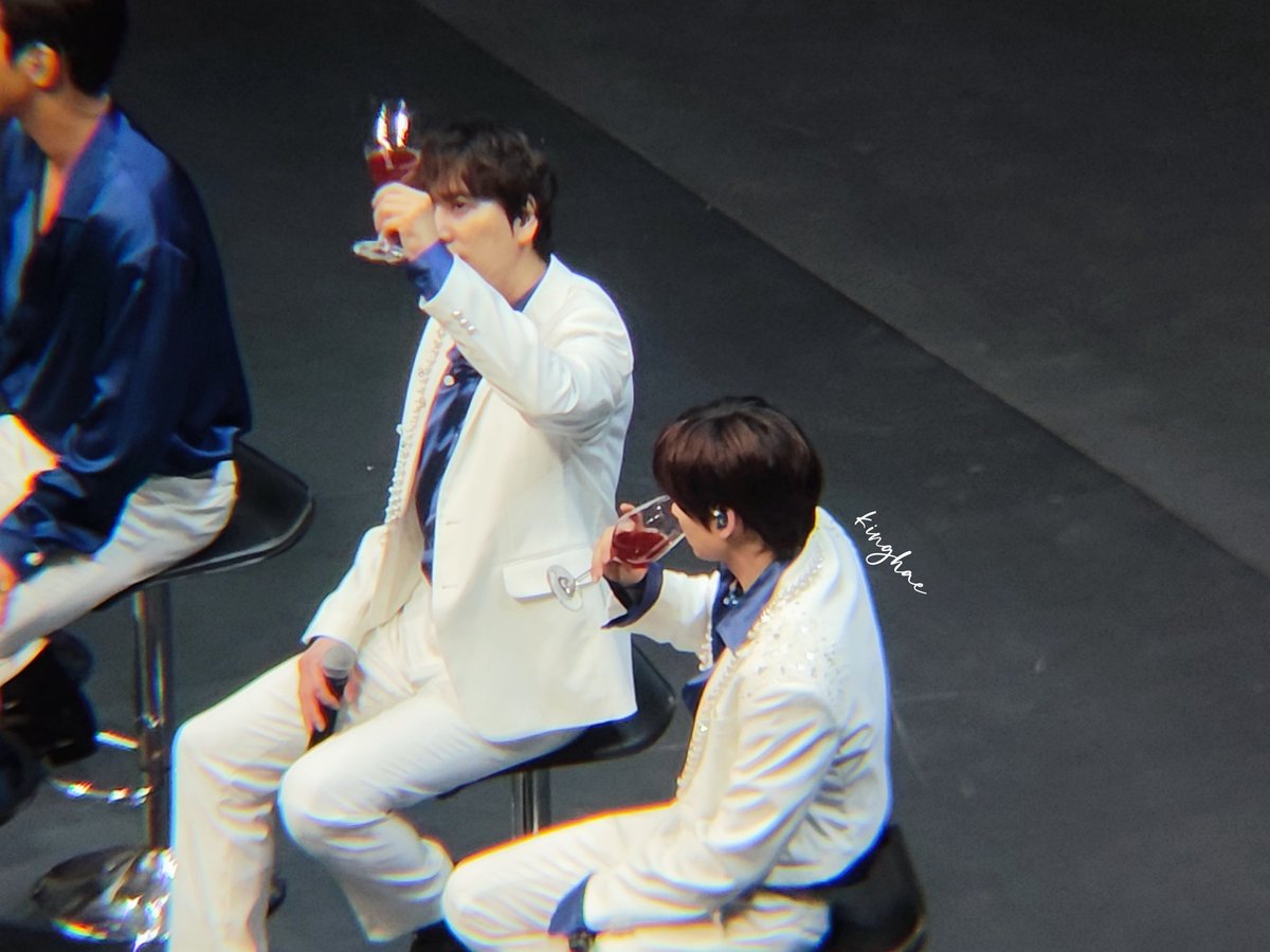 mengdwen's tweet photo. #SuperJuniorDnE #SUPERJUNIOR #DONGHAE #EUNHYUK 
when we met in macau https://t.co/aniHQ7kJVN